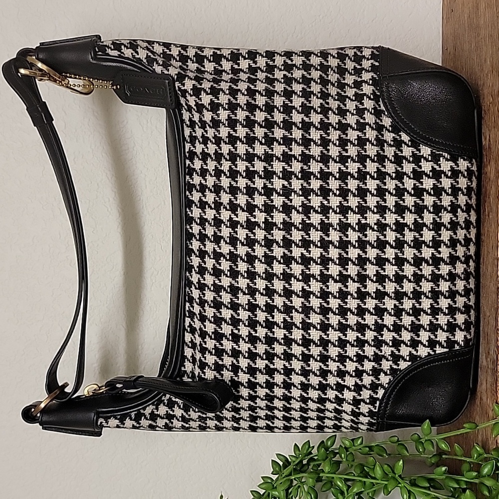 Vintage Coach Black Houndstooth Print Shoulder Bag With Matching Pouch - Picture 2 of 15